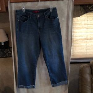 Jennifer Lopez denim capris size 14